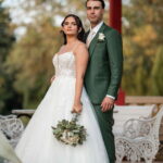 Portrait d’un couple de mariés élégants lors d’un mariage en Provence